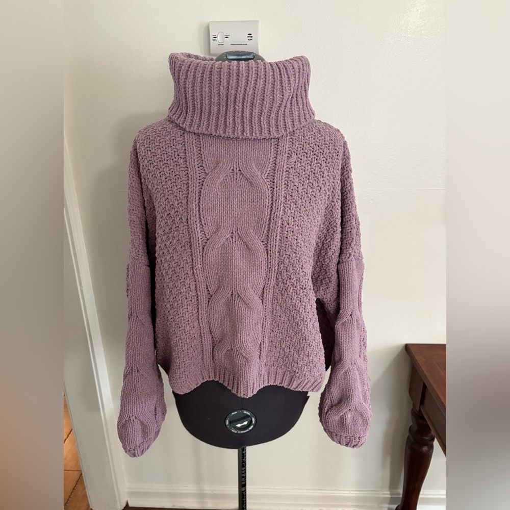 Altar’d State turtleneck sweater size Medium